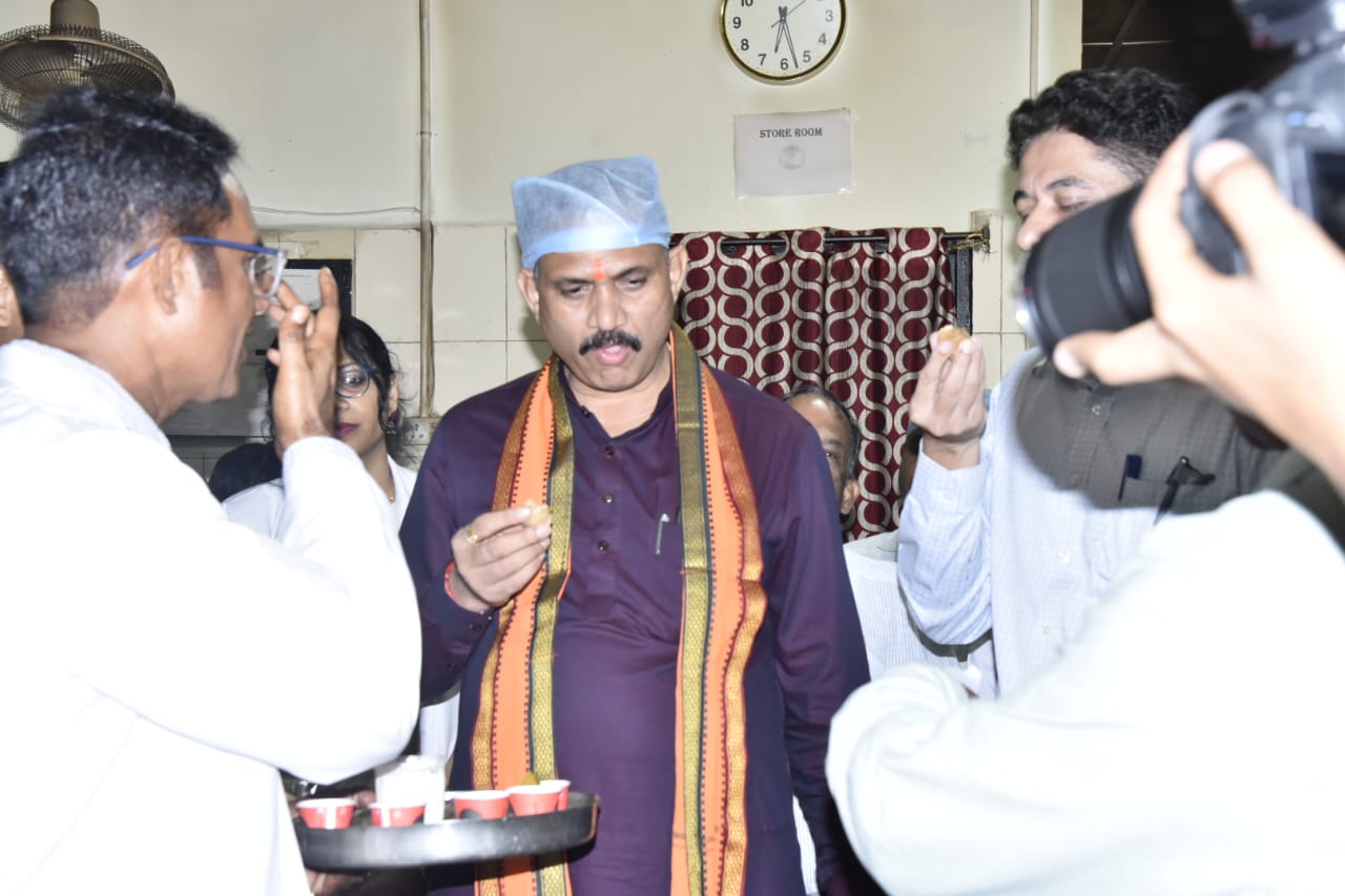 स्वास्थ्य मंत्री श्याम बिहारी जायसवाल ने मेडिकल कॉलेज हॉस्पिटल सहित सुपर स्पेशियलिटी हॉस्पिटल एवं महारानी अस्पताल का किया निरीक्षण