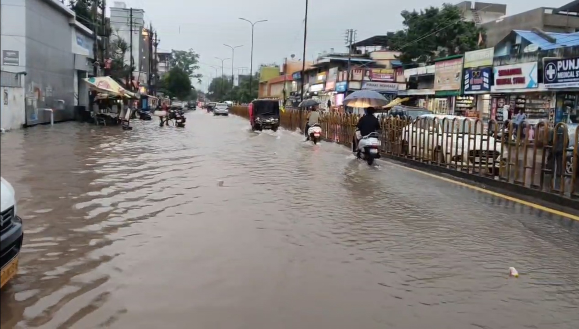 बस्तर में दो दिनों से मूसलाधार बारिश, औसत से 6% ज्यादा हुई वर्षा
